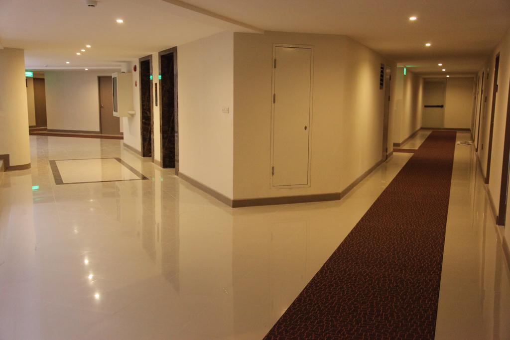 Thomson Hotel Huamark Бангкок